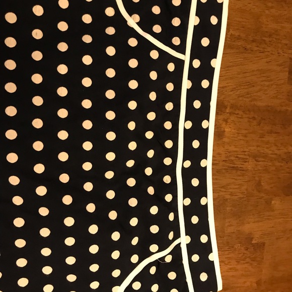 The Limited navy & white polka dot pencil skirt In size 8. - Picture 2 of 4